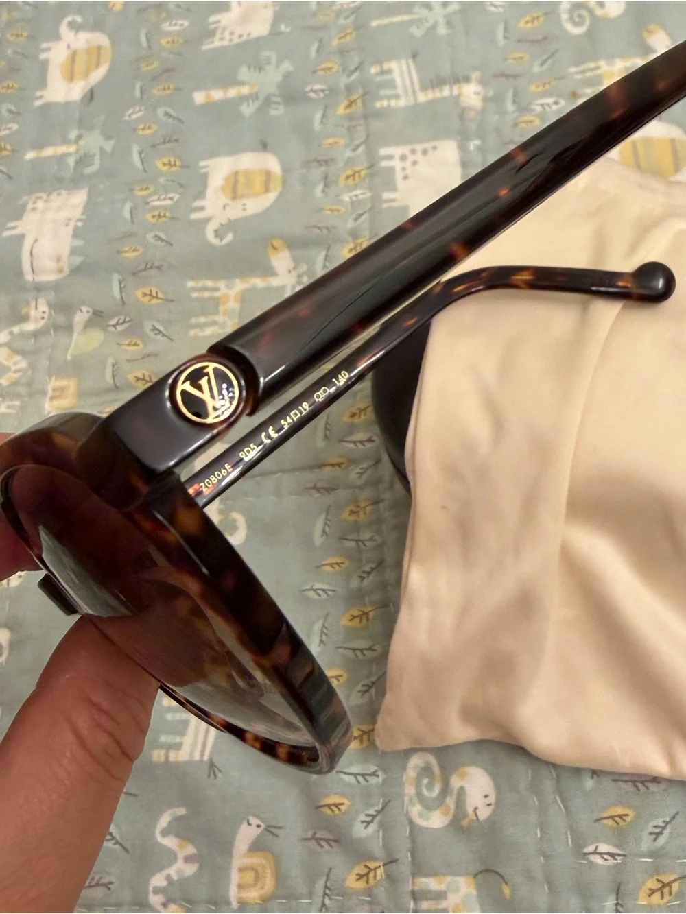 Louis Vuitton Sunglasses (PRICE FIRM)